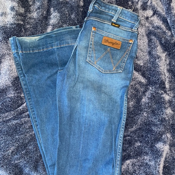 Wrangler Denim - Wrangler Trousers 💙 size 27 high rise